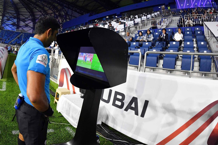 Công nghệ VAR: Khái niệm, sơ đồ vận hành và quy định từ FIFA 5 cong nghe var co lam gian doan tran dau