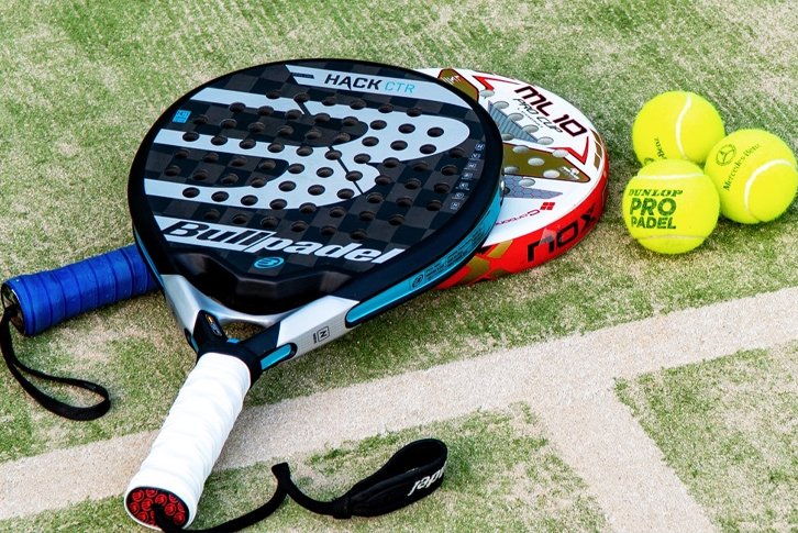 Padel là gì? So sánh môn padel với pickleball và tennis 6 su khac nhau giua padel va pickleball