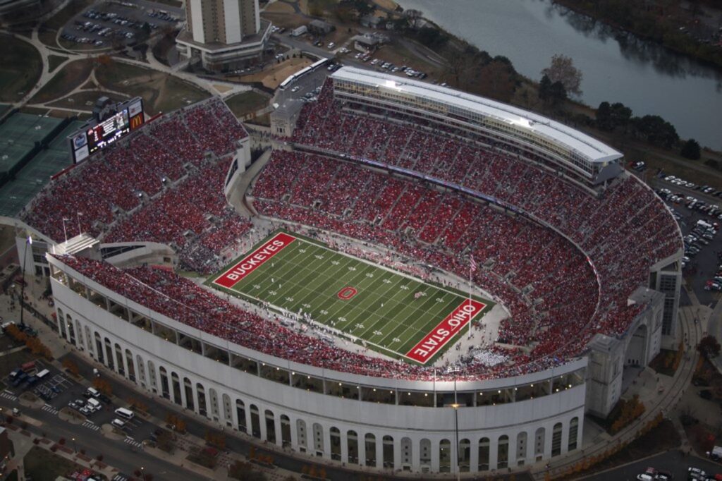 Top 10 sân vận động lớn nhất thế giới có sức chứa khủng 6 Ohio Stadium tọa lạc tại Columbus, bang Ohio, Mỹ